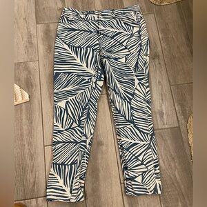 J McLaughlin blue palm print jeans size 8  (?)